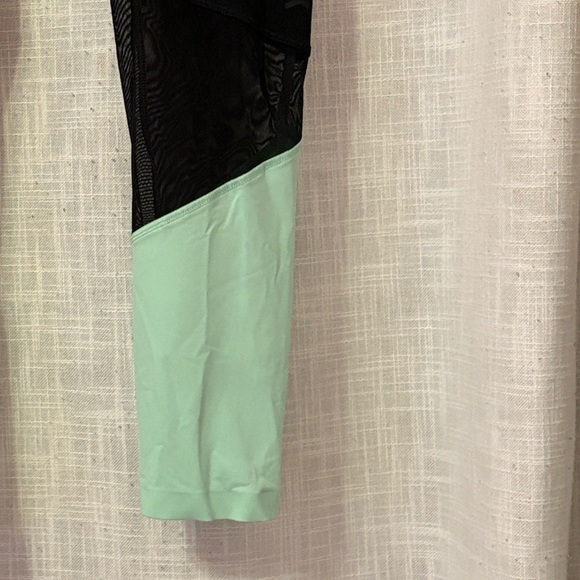 PINK Bonded Ultimate Mesh Leggings - Picture 4 of 12